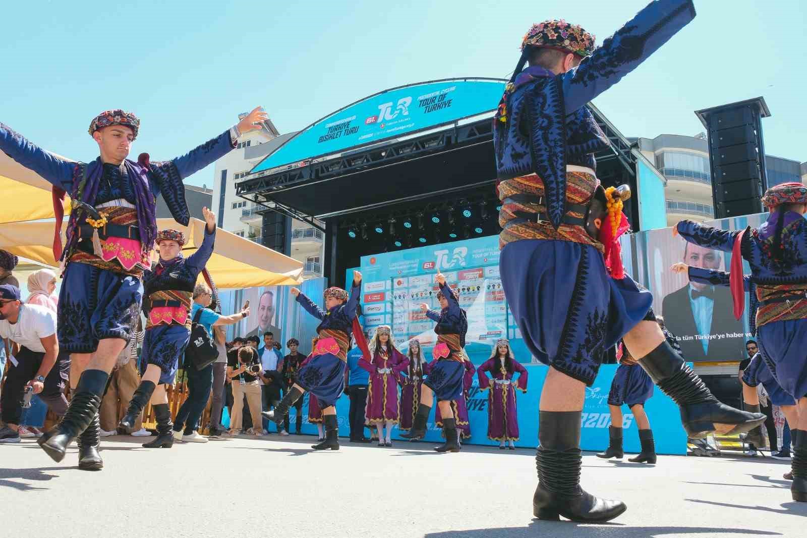 Cumhurbaşkanlığı Bisiklet Turu’nun ikinci etabı, Aydın’dan start aldı

