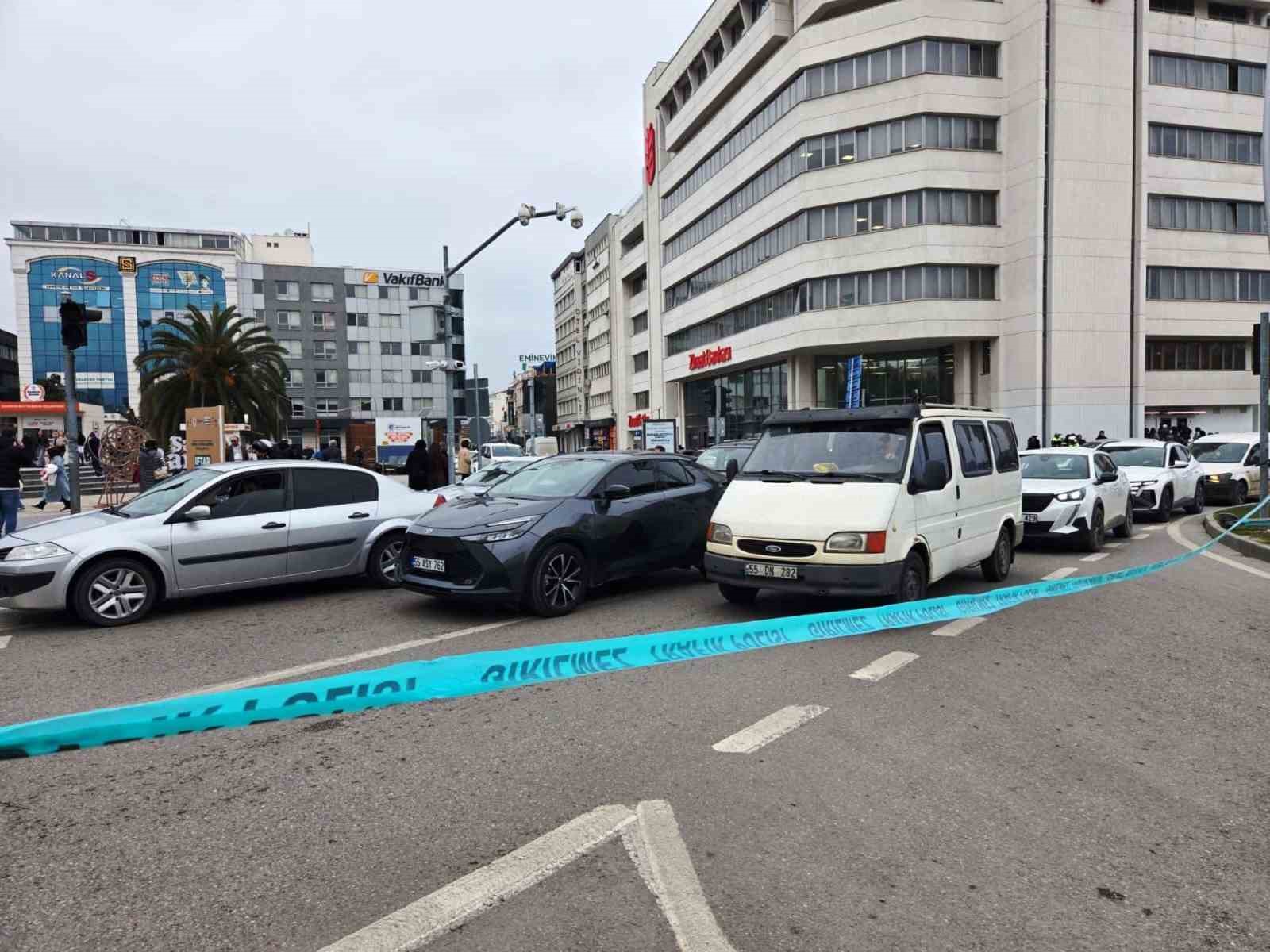 Cumhuriyet Meydanı’nda trafik yoğunluğu
