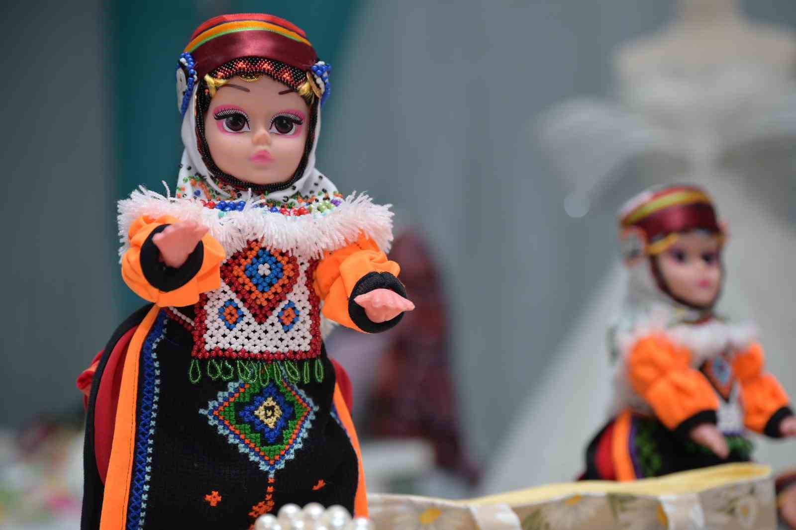 Cumhuriyet Meydanı’nda üreten kadınların gücünün yer aldığı fuar ilgi gördü
