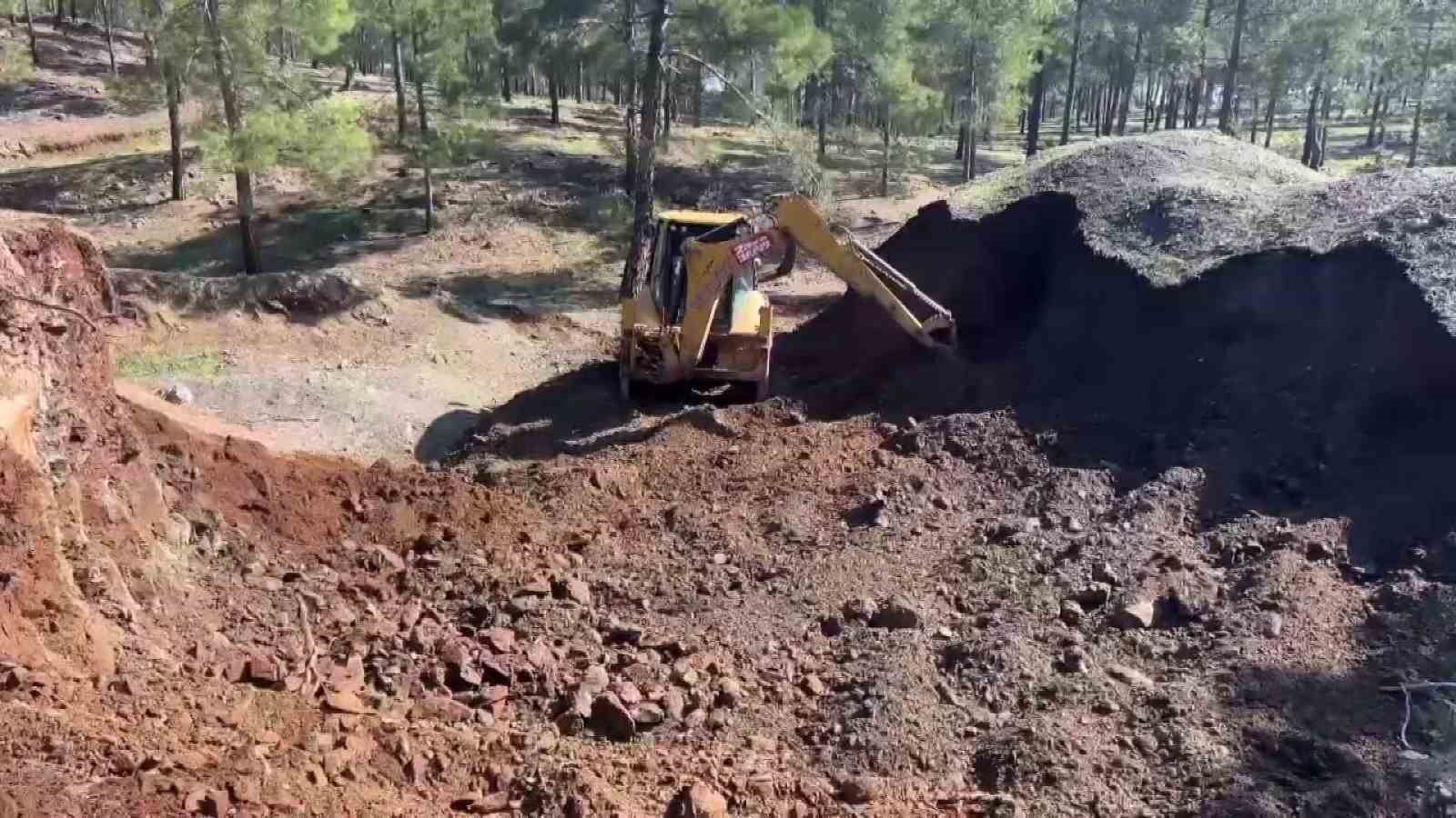 Cüneyt’e mezar olan çukur kapatıldı
