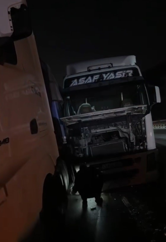 D-650’de zincirleme kaza: Kilometrelerce araç kuyruğu oluştu
