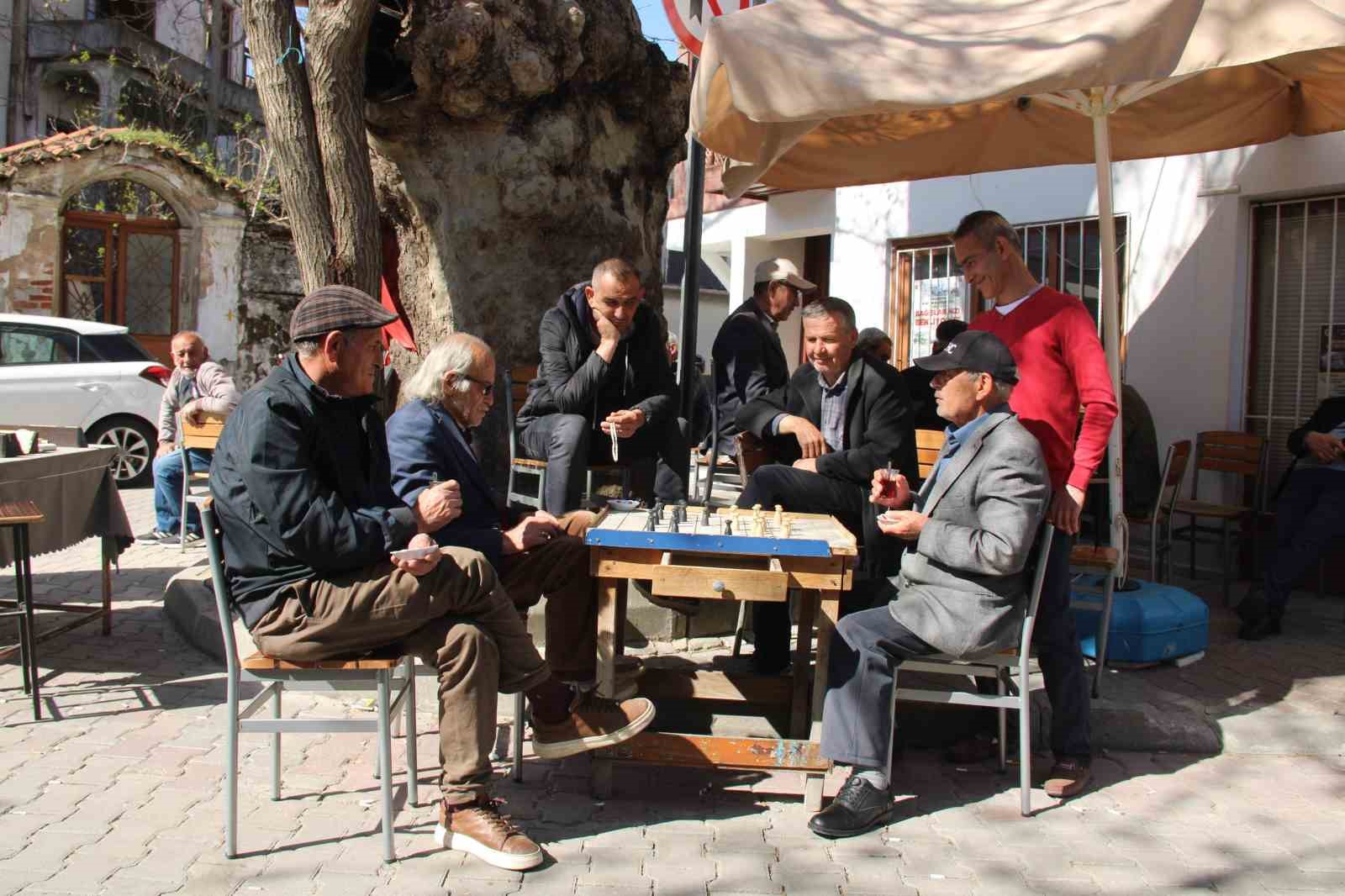 Dama tutkusu teknolojiye direniyor
Dama tutkusu teknolojiye direniyor