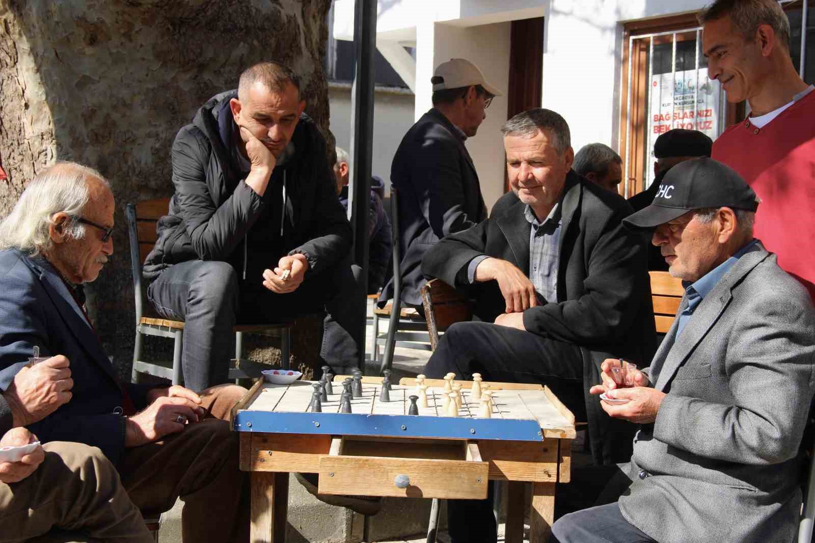 Dama tutkusu teknolojiye direniyor
Dama tutkusu teknolojiye direniyor