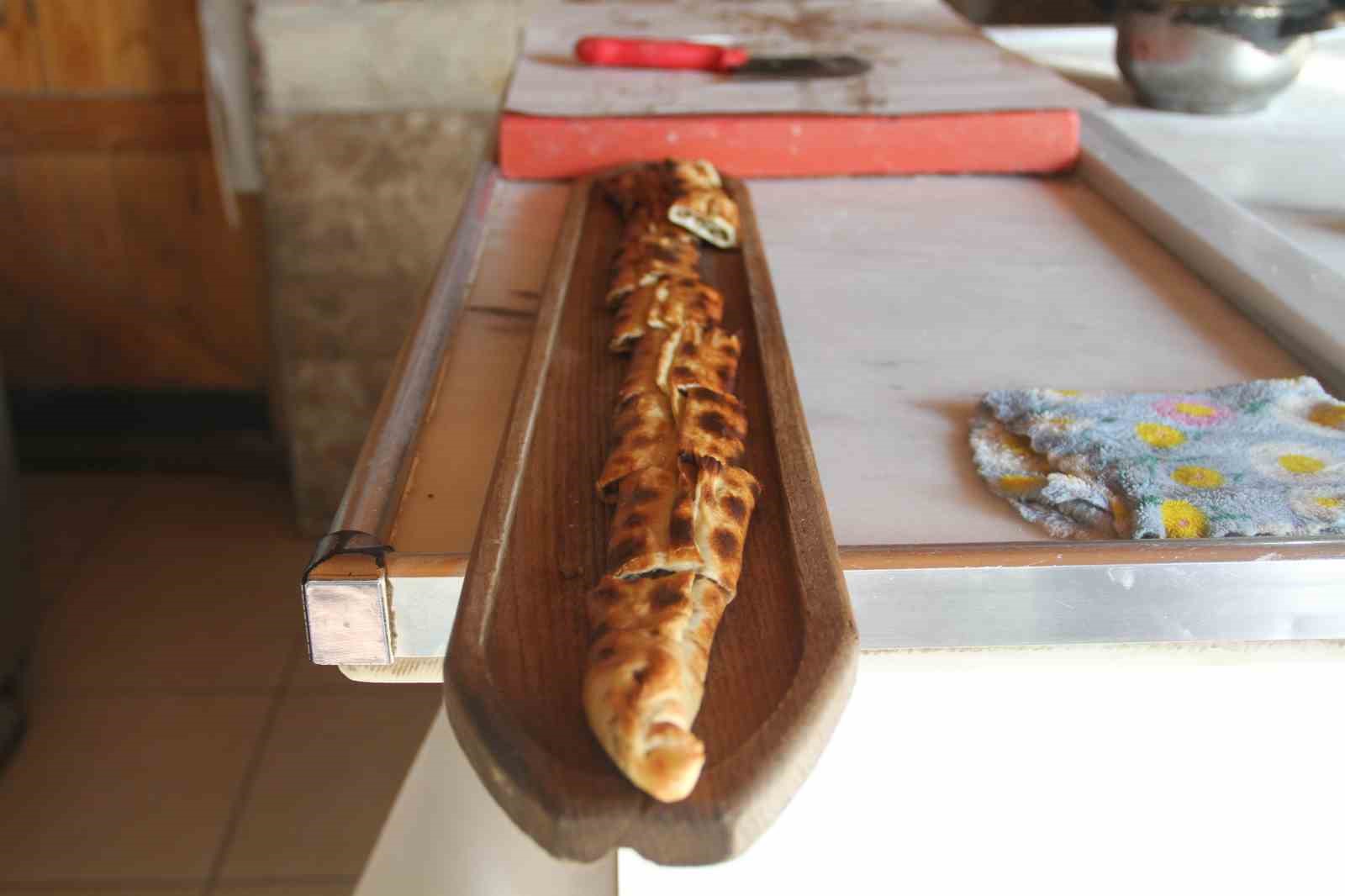 Damak çatlatan tescilli lezzet: Çarşamba Pidesi
