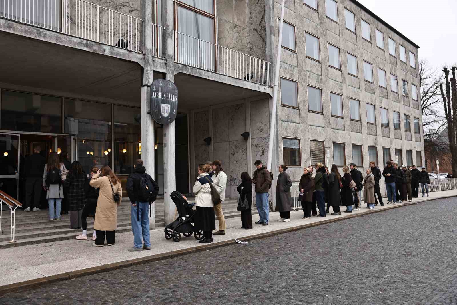Danimarka halkı genel seçim için sandık başında
