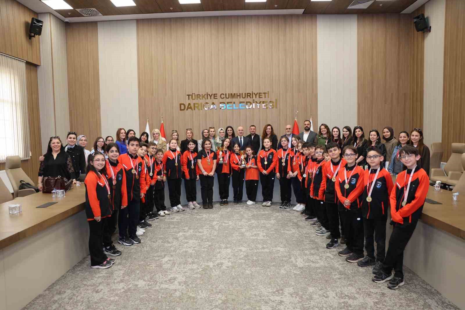 Darıca Belediyesi halk oyunları ekibi Kocaeli şampiyonu oldu
