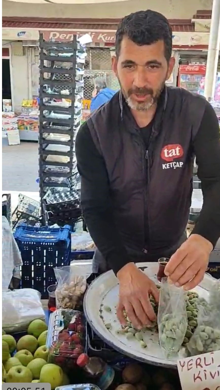 Datça Bademi, Yatağan’daki pazar tezgahlarında yerini aldı
