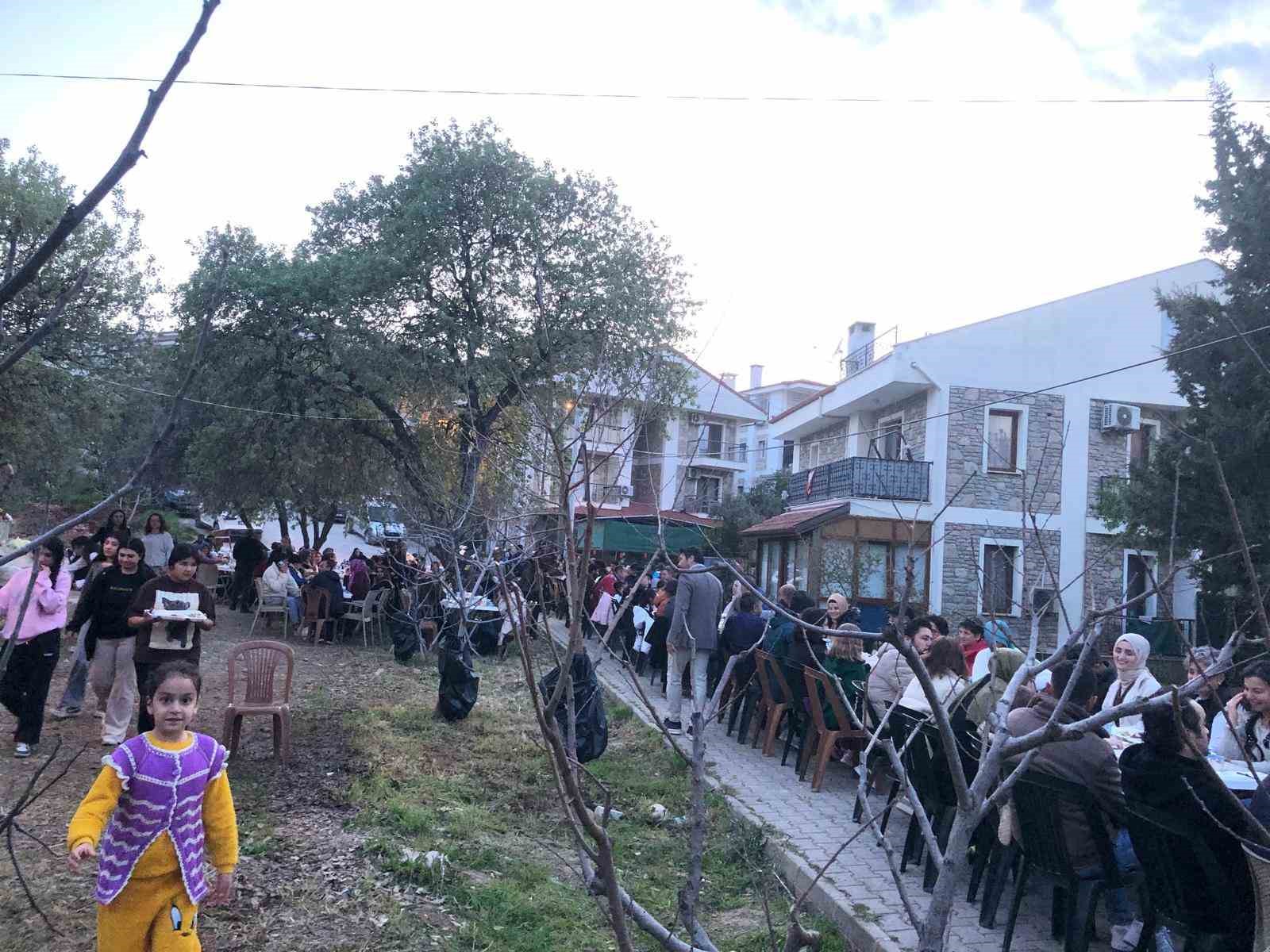 Datça İmam Hatip Lisesi’nden iftar yemeği
