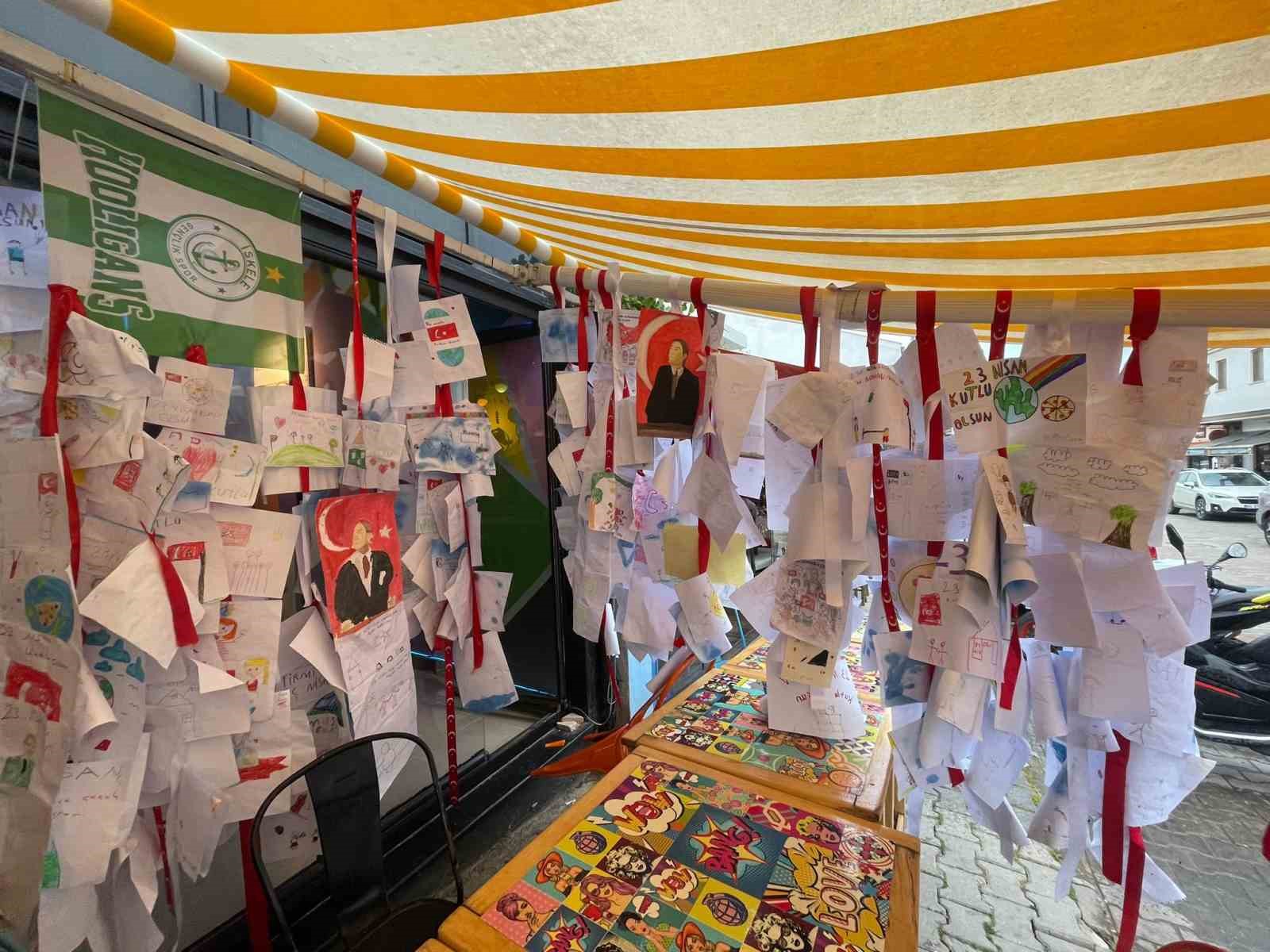 Datça’da 10 yıllık iyilik geleneği: "Atatürk’ünü çiz, pizzanı al"
