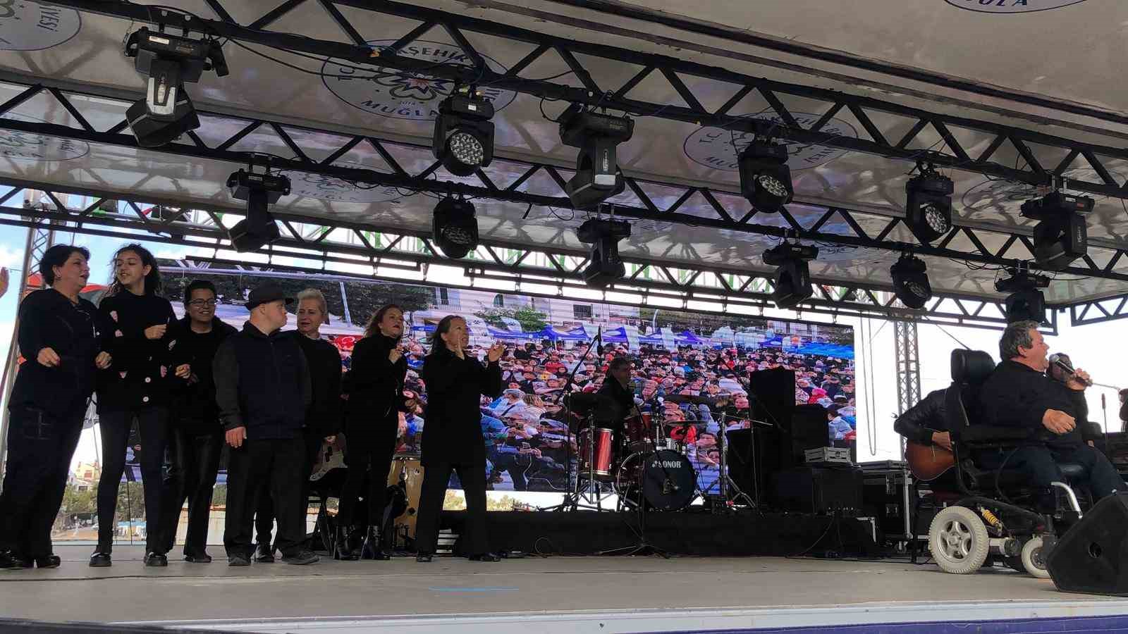 Datça’da 7. Badem Çiçeği Festivali coşkuyla başladı
