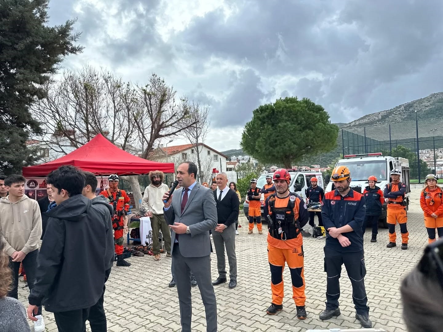 Datça’da deprem tahliye tatbikatı gerçekleştirildi
