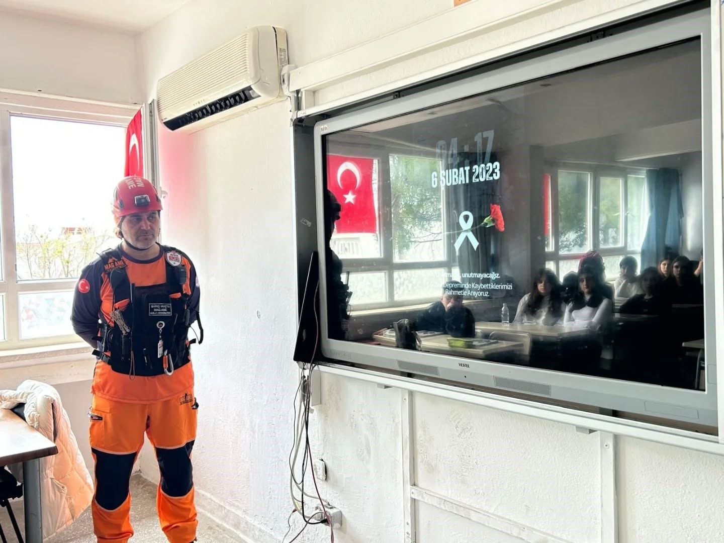 Datça’da deprem tahliye tatbikatı gerçekleştirildi
