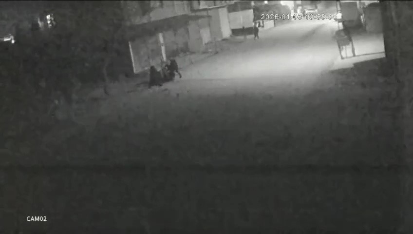 Dayak yiyen yeğenini kurtarmak isteyen kadın darp edildi
