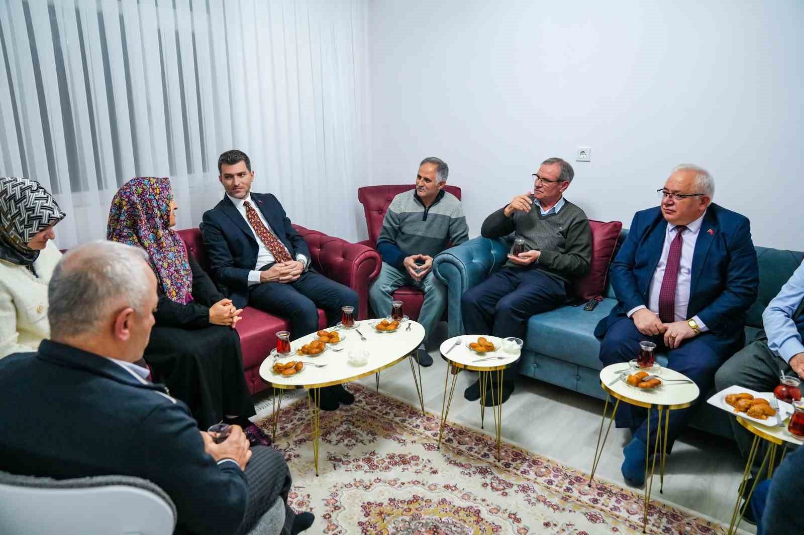 Dayanışma ile yeniden kurulan yuvada ilk iftar
