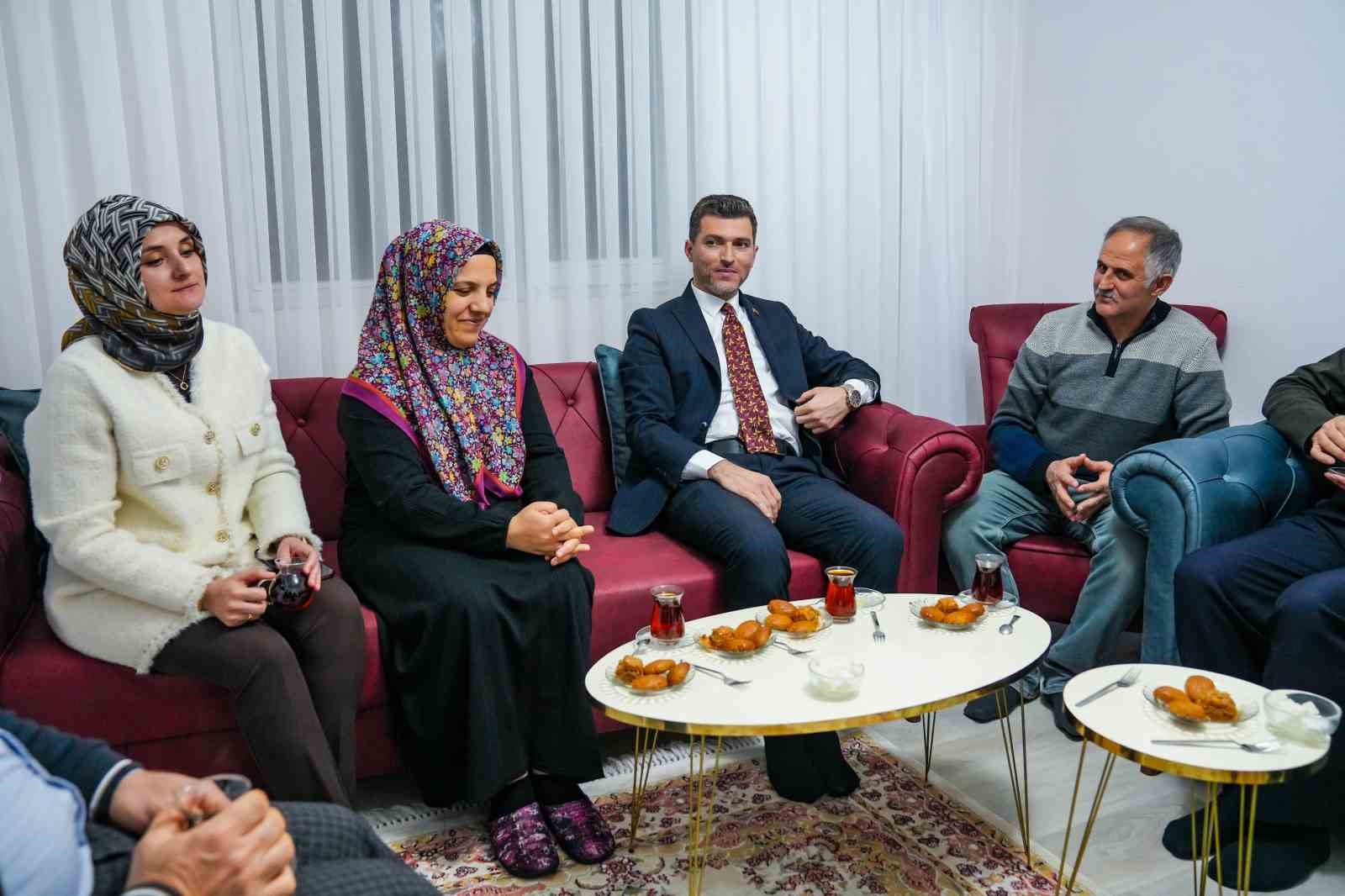 Dayanışma ile yeniden kurulan yuvada ilk iftar
