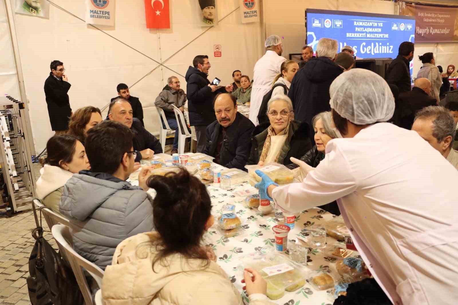 Dayanışma sofrası Maltepe’de büyüyor
