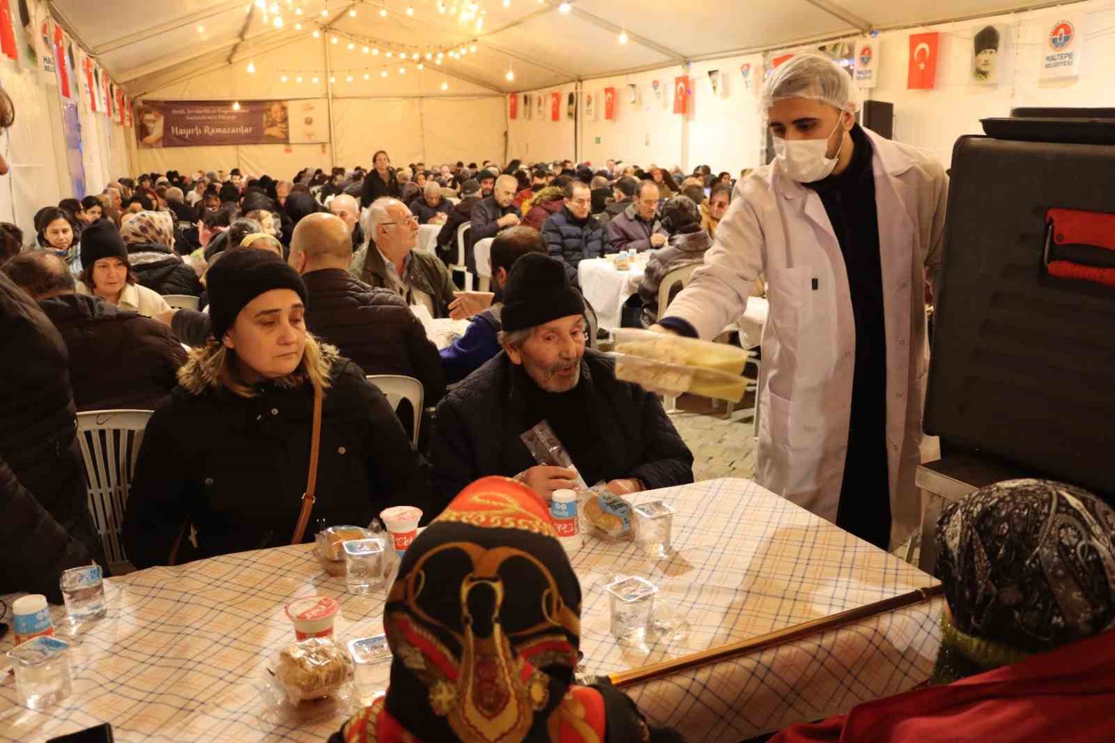 Dayanışma sofrası Maltepe’de büyüyor
