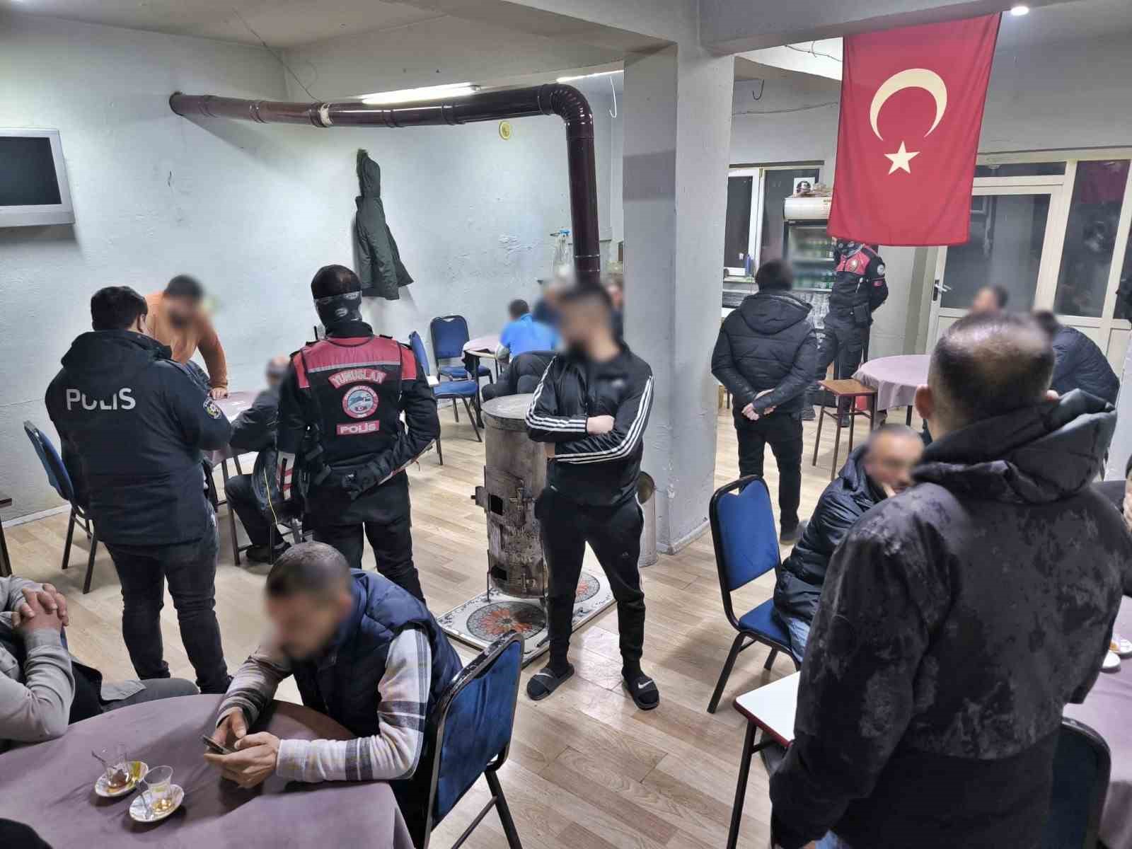Dazkırı’da kahvehane ve eğlence mekanlarına yönelik denetim
