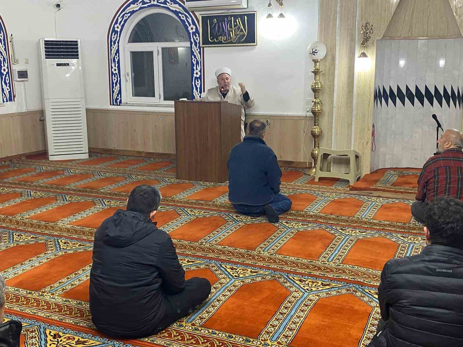 Dede torun, genç yaşlı aynı safta buluştu
