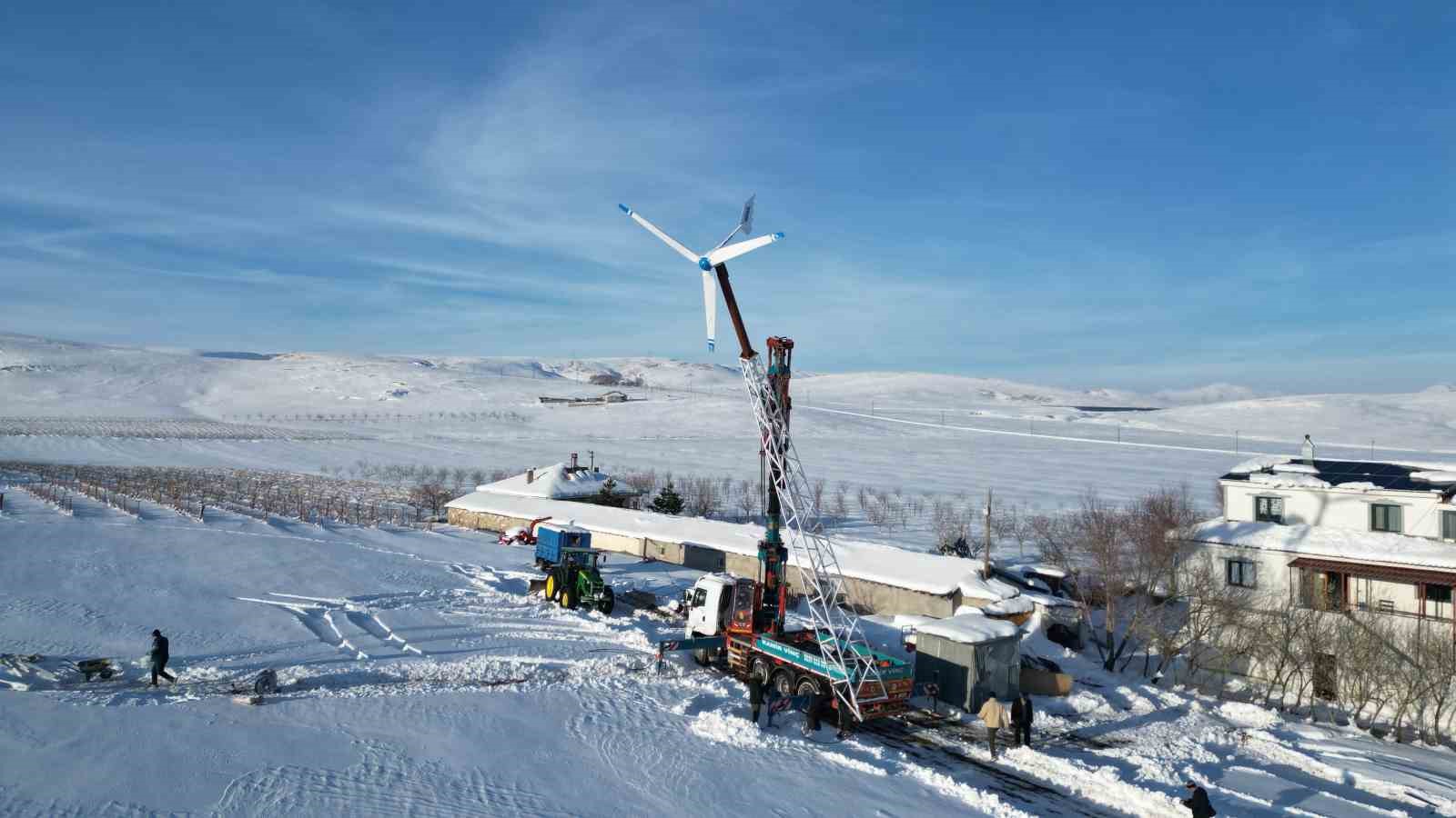 Dededen kalma mesleğini geliştirerek rüzgârgülü imalatı yapıyor
