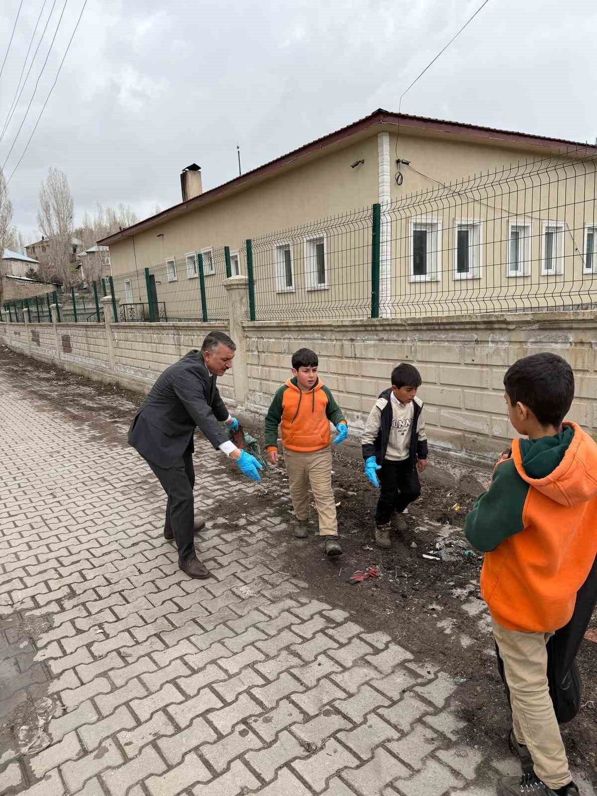 Dedeli’de örnek temizlik seferberliği: Gelecek nesillerle el ele
