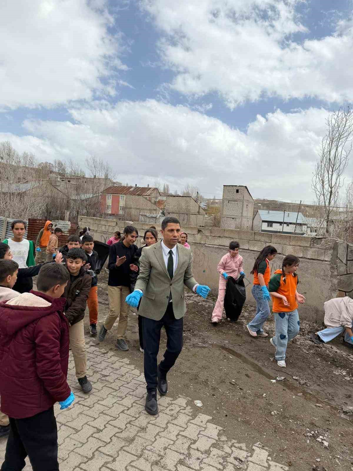 Dedeli’de örnek temizlik seferberliği: Gelecek nesillerle el ele
