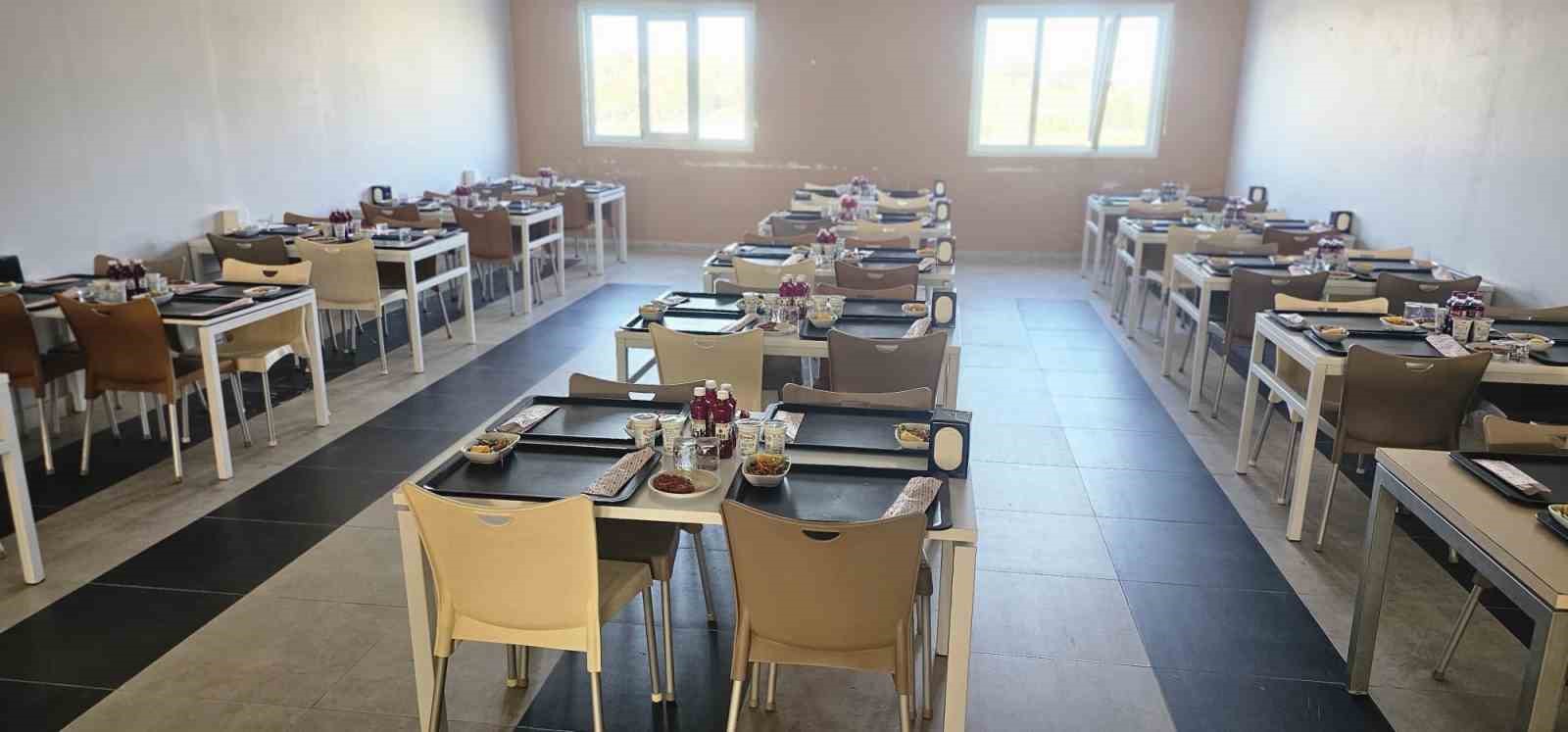 Defne Devlet Hastanesi personeli iftar programında bir araya geldi
