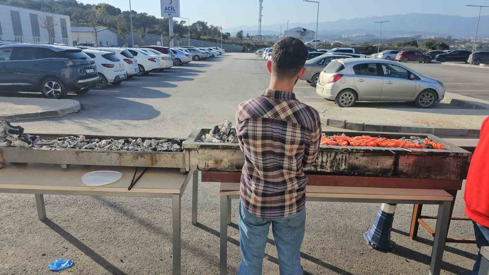 Defne Devlet Hastanesi personeli iftar programında bir araya geldi
