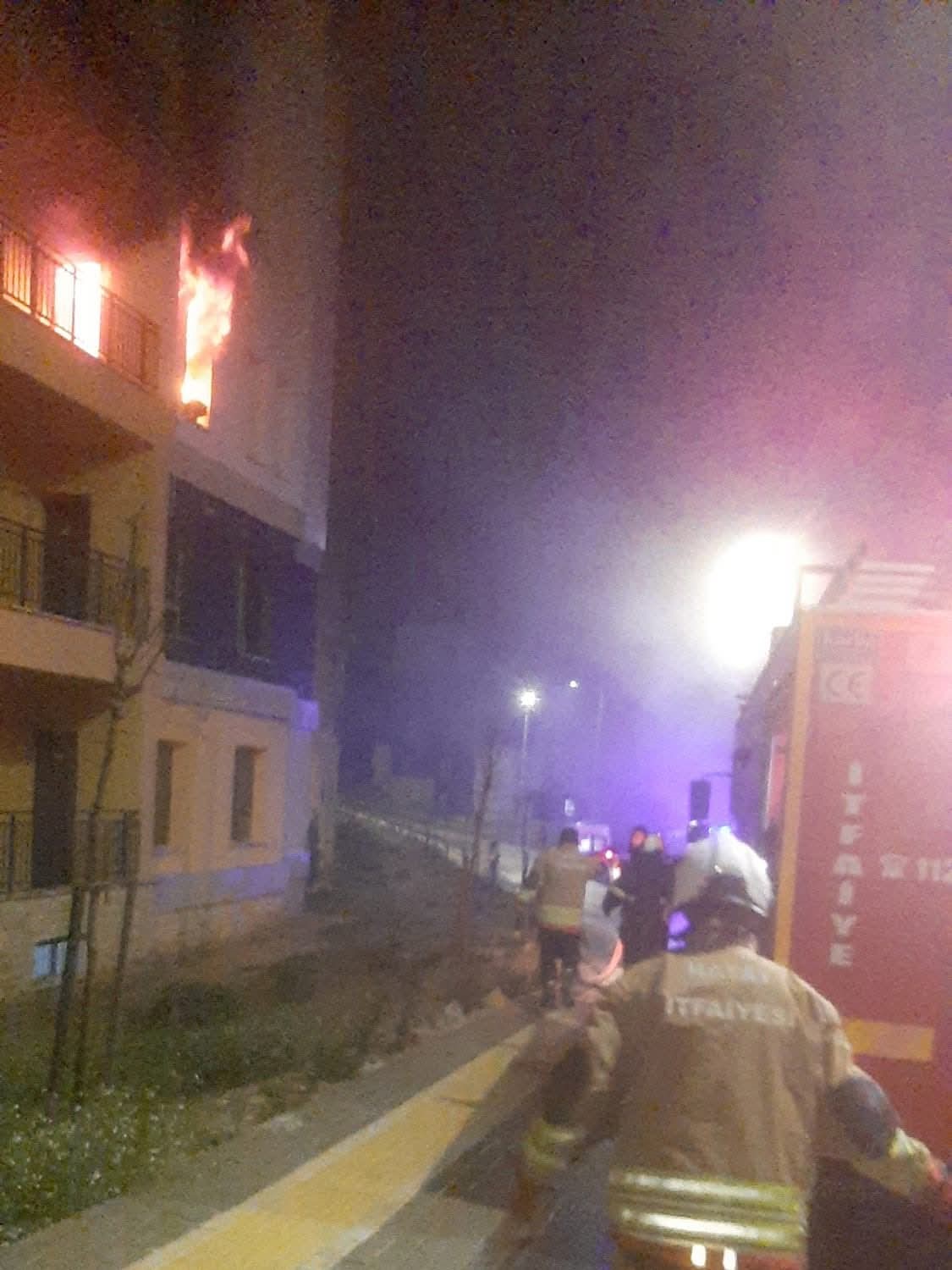 Defne’de apartman dairesinden alevler yükseldi
