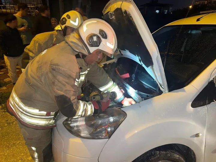 Defne’de aracın motorunda yangın çıktı
