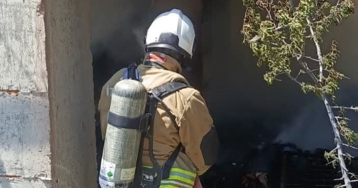 Defne’de samanlık yangını
