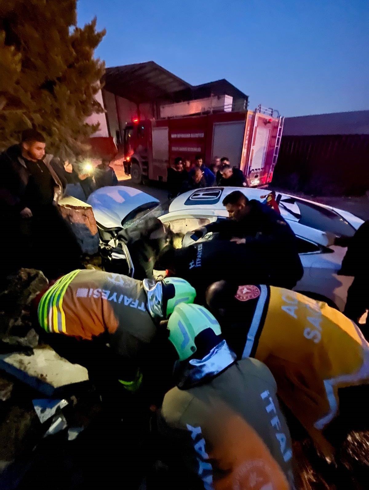 Defne’de trafik kazası: 2 yaralı
