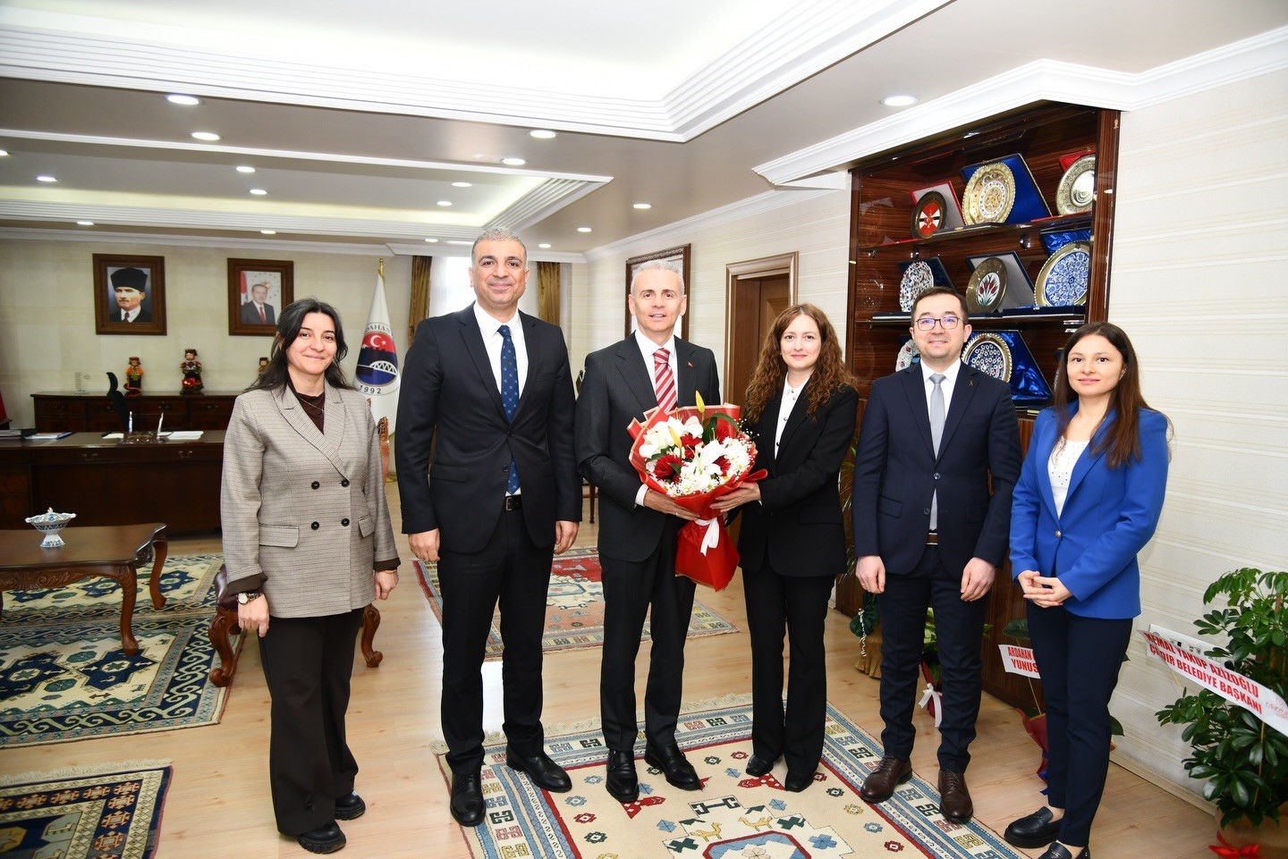 Defterdar Sönmez’den Vergi Haftası dolayısıyla Vali Çiçekli’ye ziyaret
