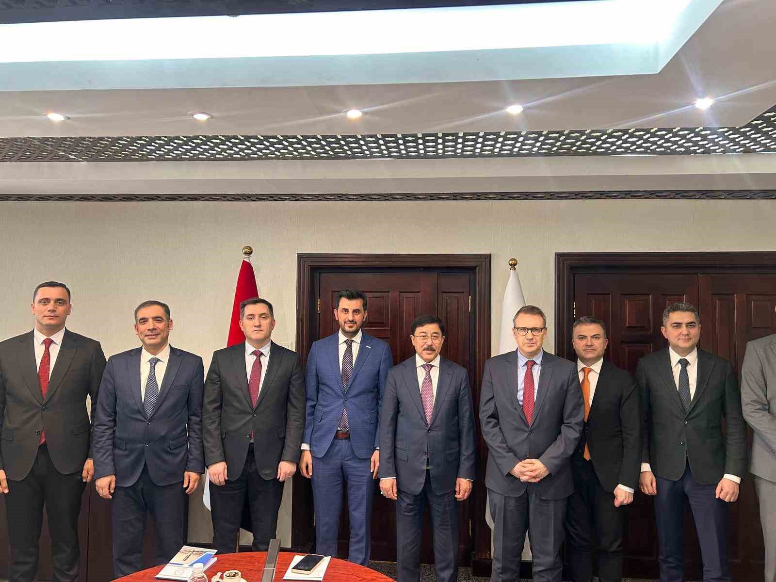 DEİK/Türkiye-Irak İş Konseyi Başkanı Halit Acar, Irak Merkez Bankası Başkanı Al-Alaq ile görüştü
