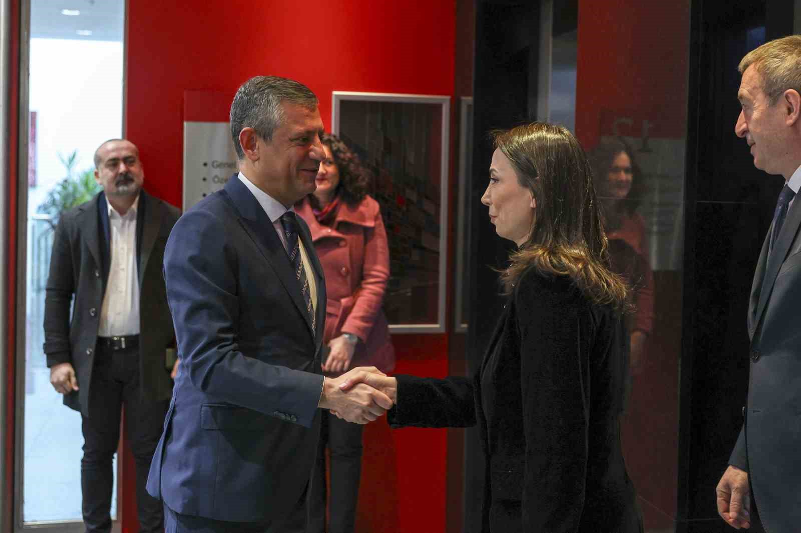 DEM Parti’den CHP’ye ziyaret
