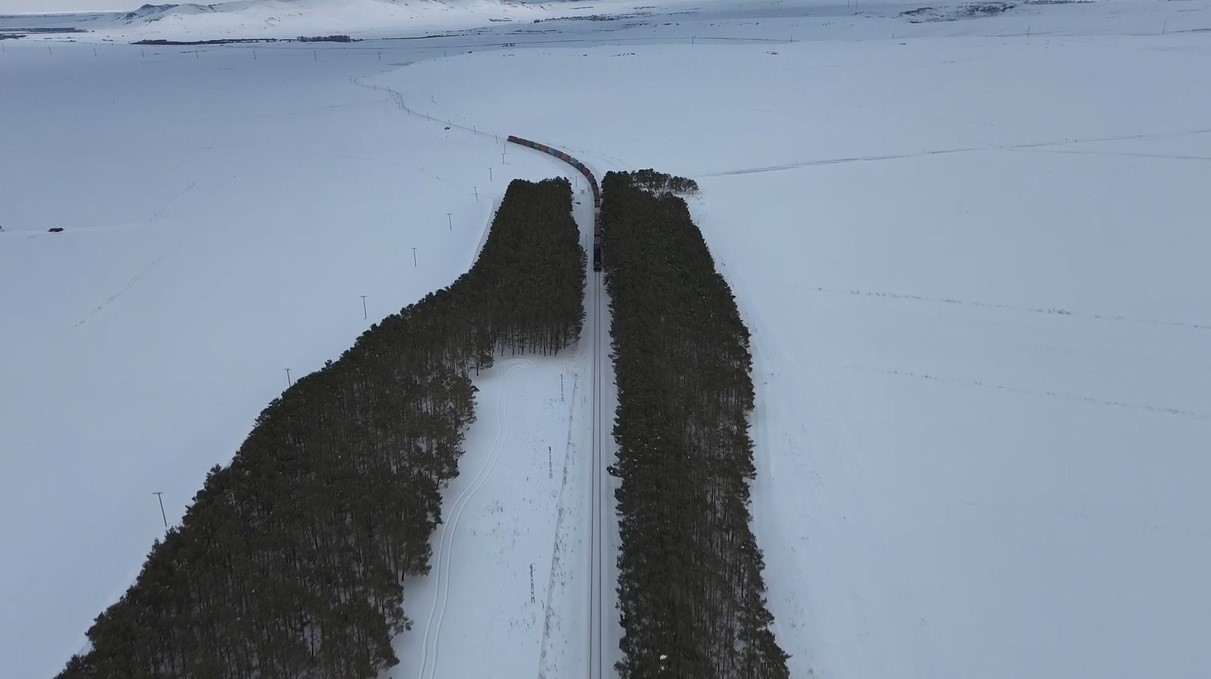 Demir İpek Yolu’nda görsel şölen: Karlar içinden süzülerek Kars’tan Avrupa’ya binlerce kilometrelik yolculuk
