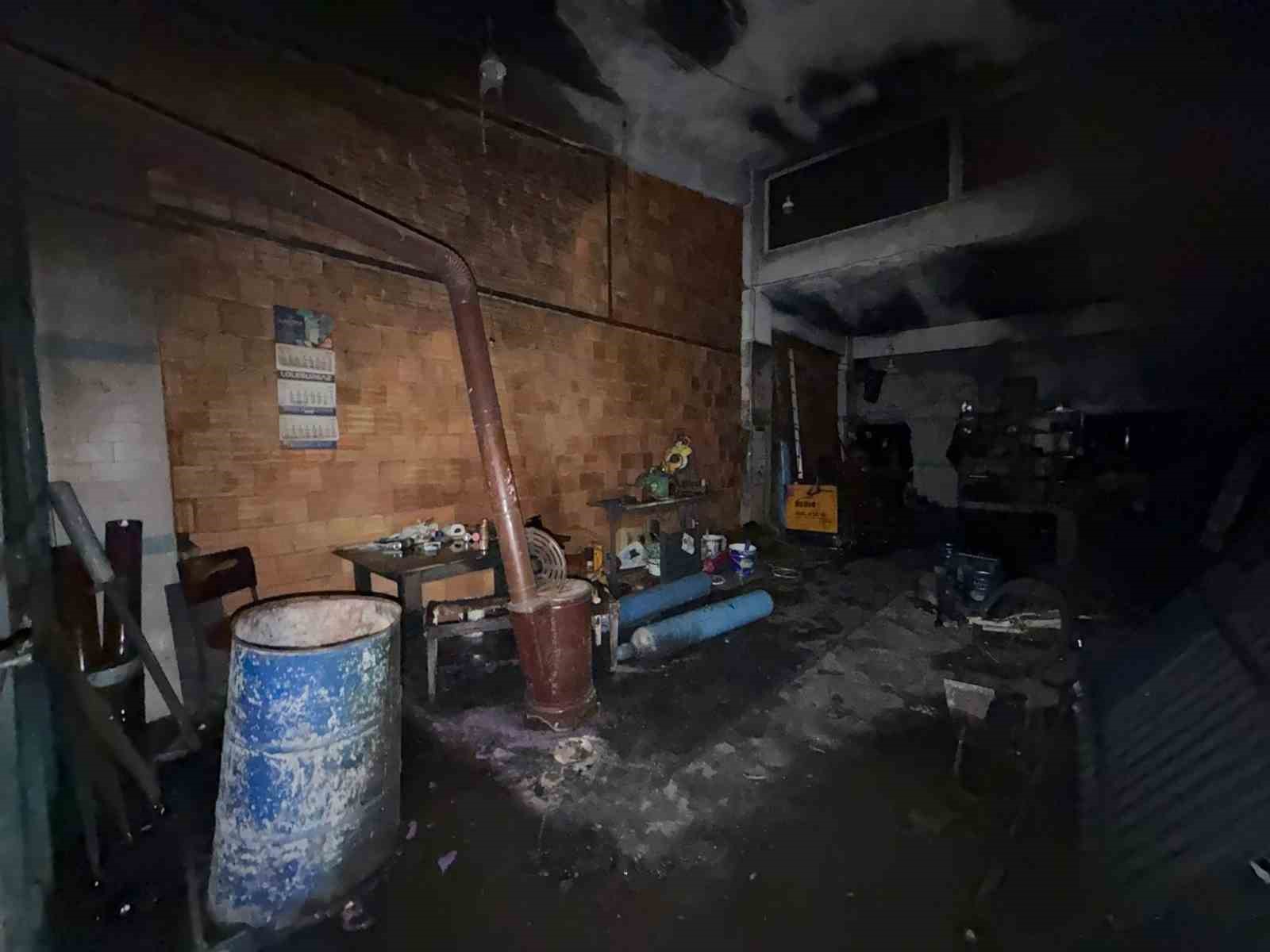 Demirci dükkanında patlama: 1 ölü, 2 yaralı
