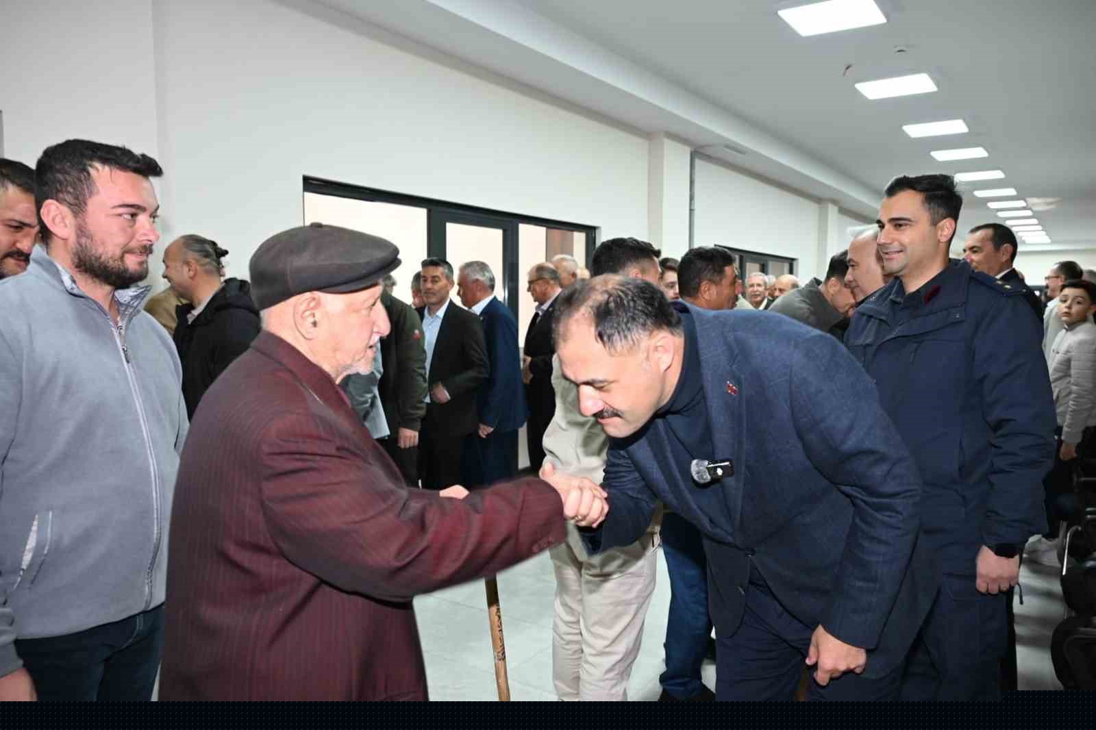 Demirci’de geleneksel bayramlaşma törenine yoğun katılım
