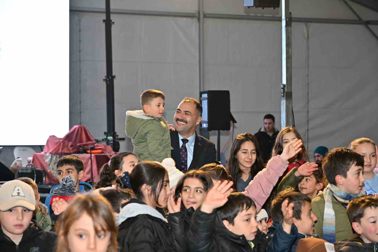 Demirci’de Ramazan, çocukların sevinciyle taçlandı
