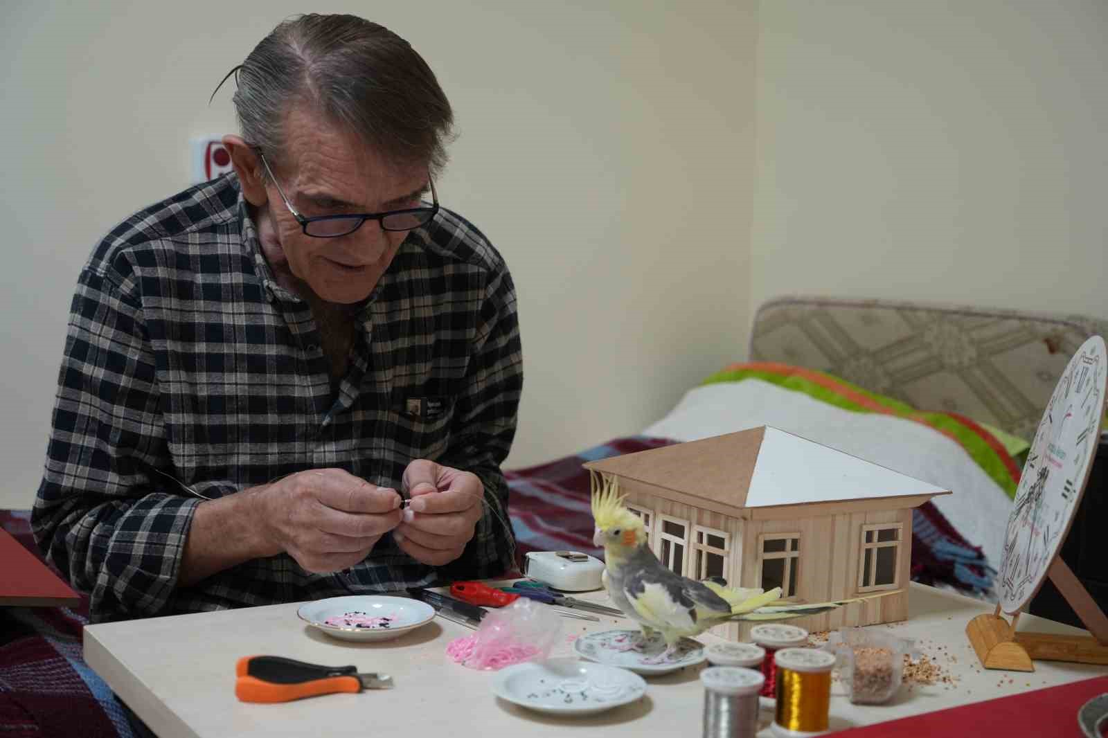 Demirden makete: Pandemide edindiği hobisini huzurevinde 6 yıldır sürdürüyor
