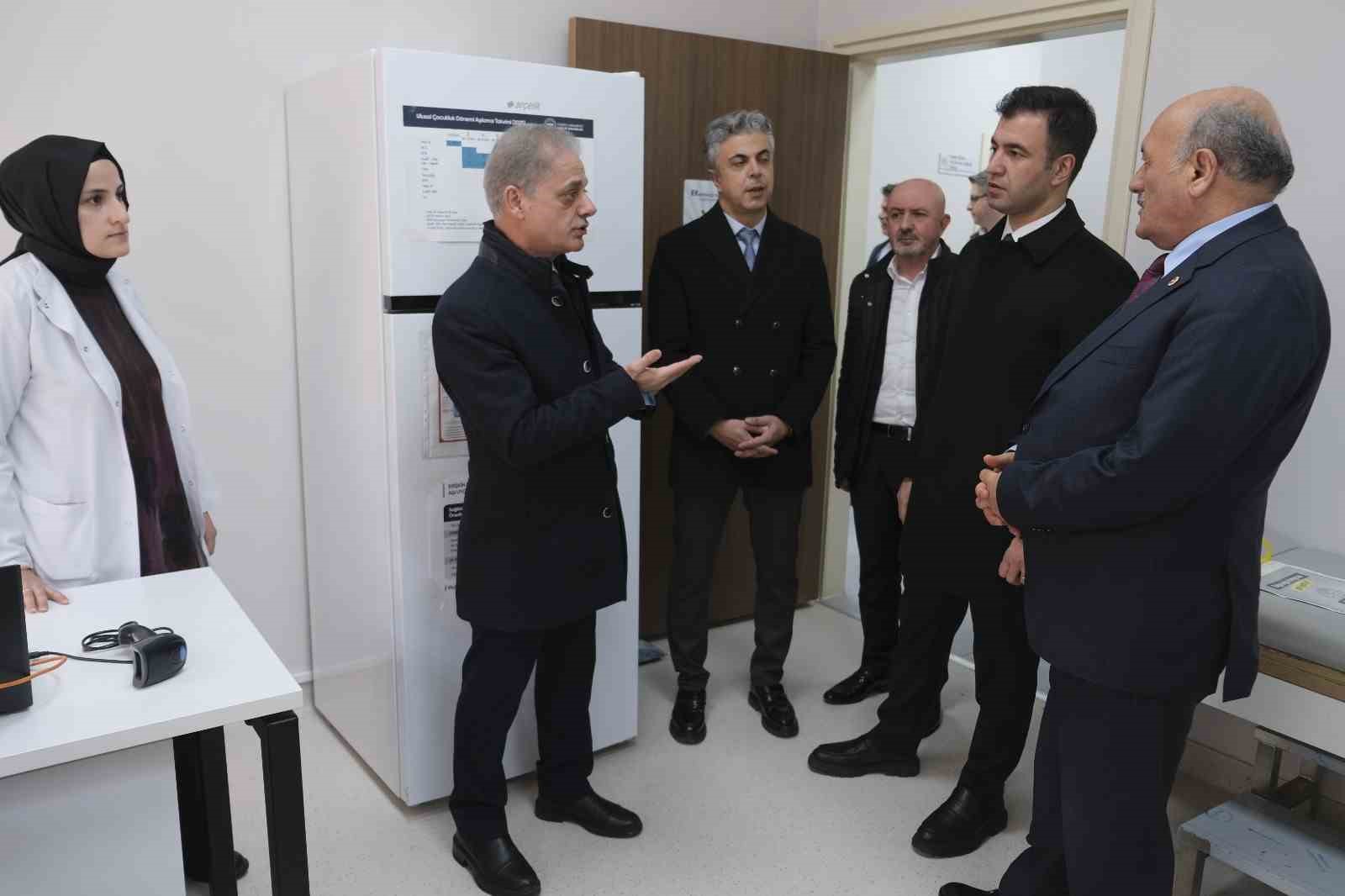 Demirkent’e modern sağlık kompleksi açıldı
Demirkent’e modern sağlık kompleksi açıldı