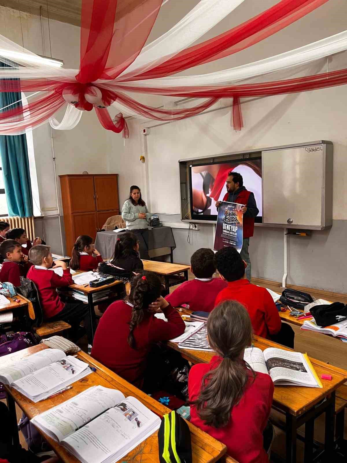 Deneyap Teknoloji Atölyeleri tanıtımı okullarda devam ediyor
Deneyap Teknoloji Atölyeleri tanıtımı okullarda devam ediyor