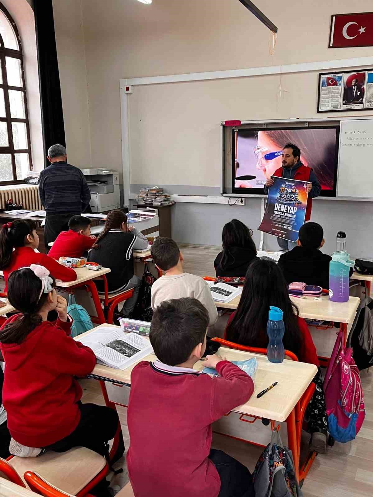 Deneyap Teknoloji Atölyeleri tanıtımı okullarda devam ediyor
Deneyap Teknoloji Atölyeleri tanıtımı okullarda devam ediyor