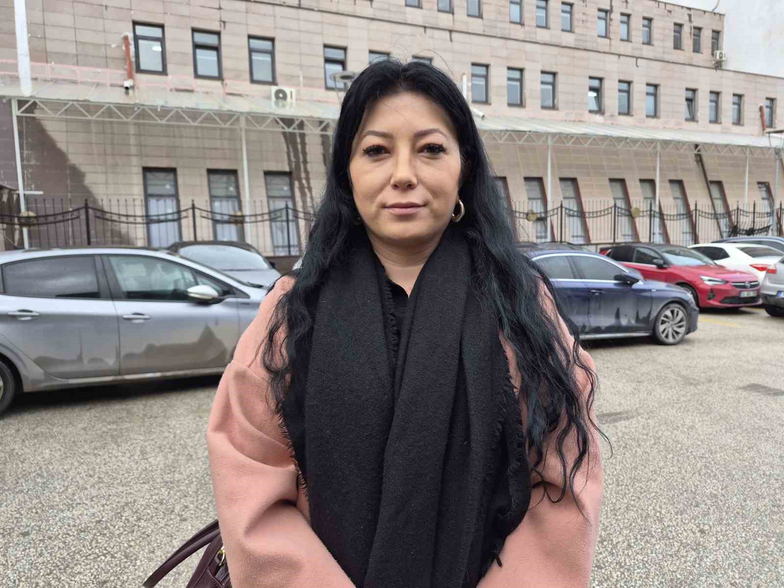 Denizbank’ta çalışırken geçirdiği kaza hayatını kararttı
Denizbank’ta çalışırken geçirdiği kaza hayatını kararttı