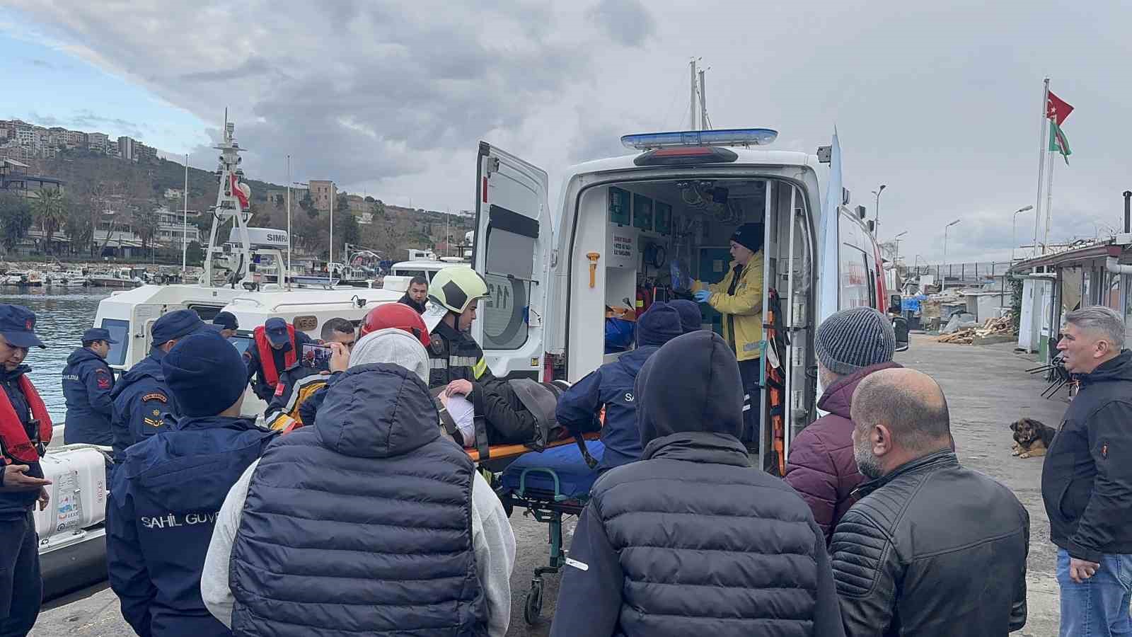 Denizde çırpınan vatandaş sahil güvenlik ekiplerince kurtarıldı
