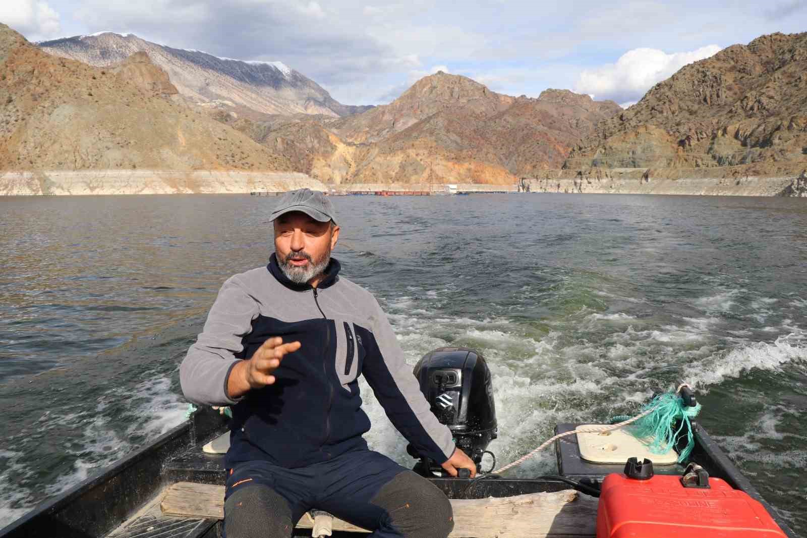 Denizi olmayan Erzurum’da yılda 300 tona yakın balık üretiyorlar
Denizi olmayan Erzurum’da yılda 300 tona yakın balık üretiyorlar