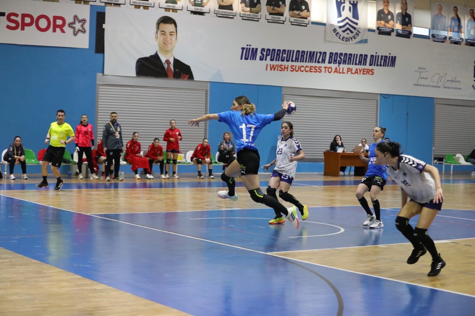 Denizin kızları nefes kesen maçta Üsküdar’ı devirdi
Denizin kızları nefes kesen maçta Üsküdar’ı devirdi