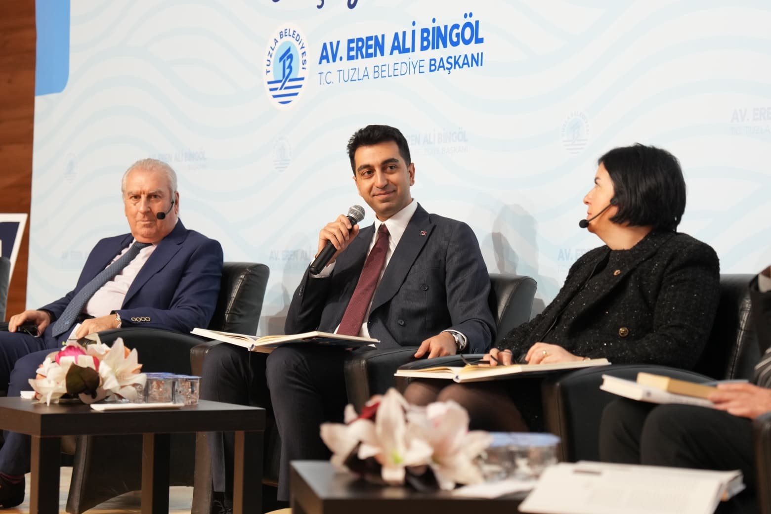 "Denizin Kucakladığı Şehir: Tuzla" kitabı çıktı

