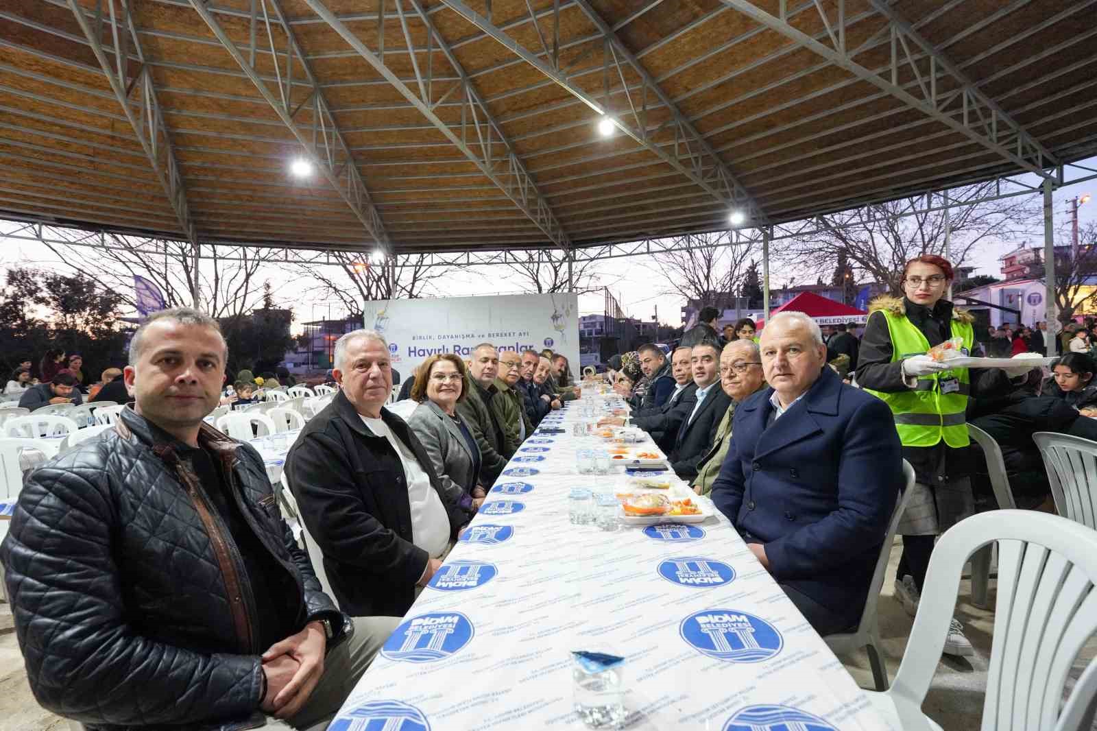 Denizköy sakinleri Didim Belediyesi’nin iftar sofrasında buluştu
