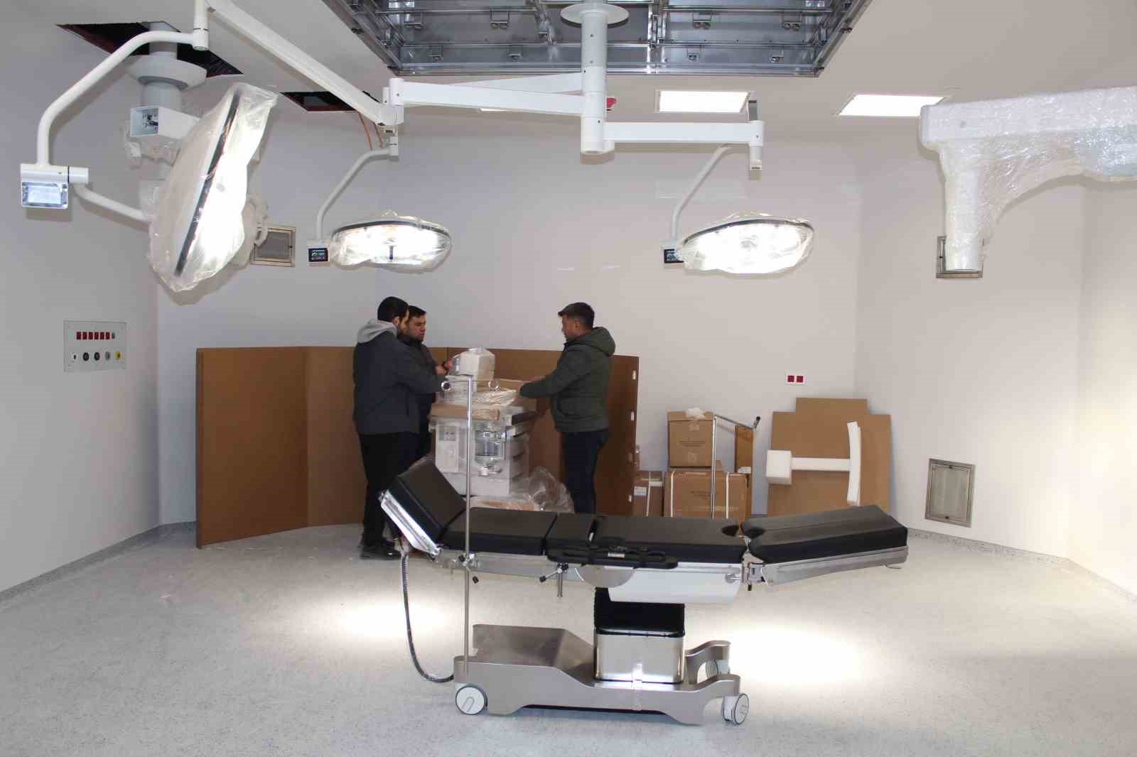 Denizli Acil Durum Hastanesinde son hazırlıklar tamamlanıyor
